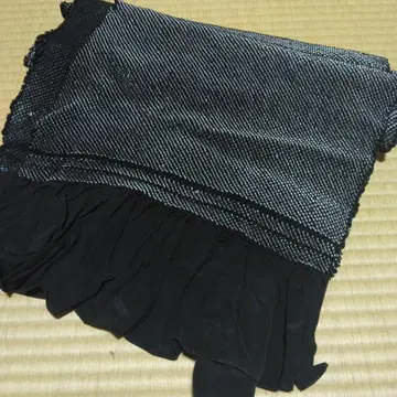 헤코 오비 블랙과 그레이 스트라이프 프릴 포함