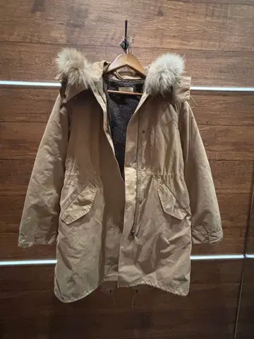 FRAMeWORK 퍼 달린 모즈 코트 베이지