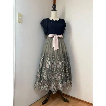 가격 인하 axes femme 그라데 튤 자수 스커트