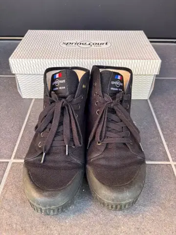 spring court 스프링 코트 블랙 스니커즈