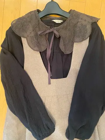 사만사 모스모스 옷깃 블라우스