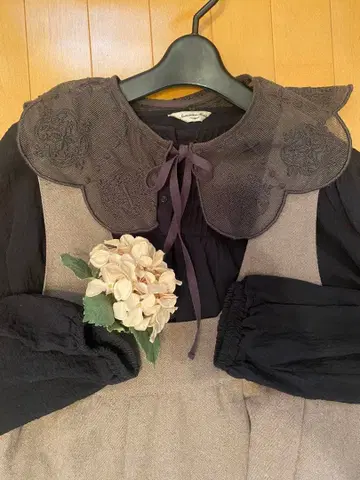 사만사 모스모스 옷깃 블라우스