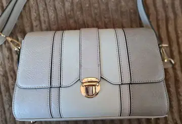 새상품급 클레리아 숄더백 여성 외출용