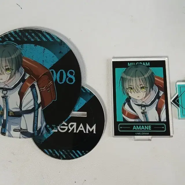 밀그램 모모세 아마네 2심 아크릴 스탠드 판매합니다