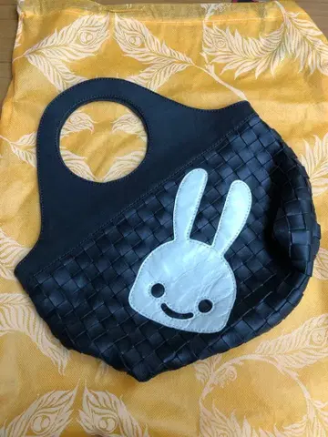 CUNE x robita 가죽 원형 핸들 백