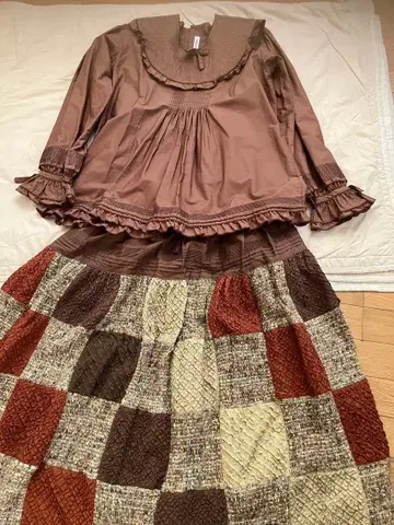 원더풀 월드 블라우스