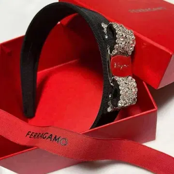 Ferragamo 크리스탈 머리띠