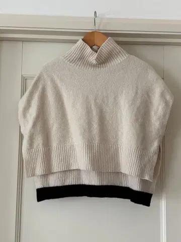 nop de nod 터틀넥 니트 베스트 크림색과 블랙