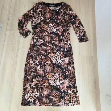 LAURA ASHLEY 꽃무늬 긴팔 원피스