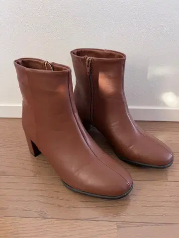 브라운 가죽 부츠