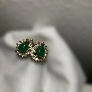 그린 컬러 오벌 스톤 귀걸이