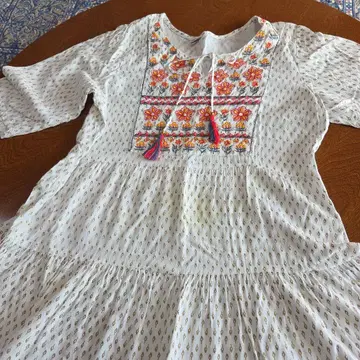 인도에서 구매 (플라워 자수 화이트 원피스)