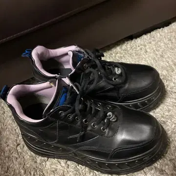 YOSUKE 블랙 통굽 스니커즈 26cm