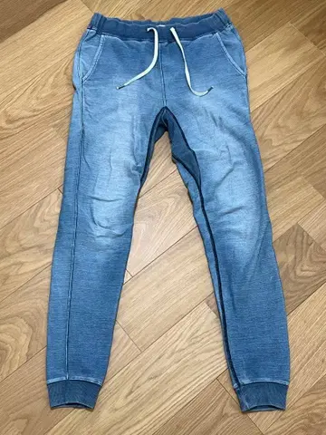 야누크 데님 맨투맨 팬츠