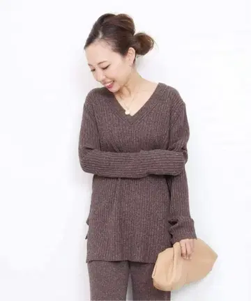 [ 인기 ] 두지엠 클라세 풀오버 니트 브라운