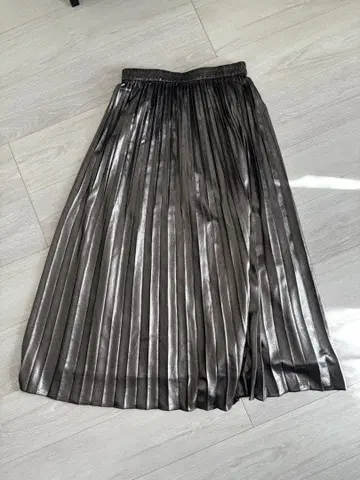 그린 레이블 릴랙싱 플리츠 스커트