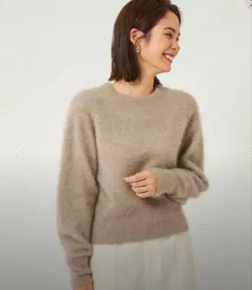 그린 레이블 릴랙싱 베이지 긴팔 스웨터 모헤어 프리