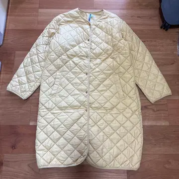 a.v.v 연한 옐로우 컬러 퀼팅 자켓