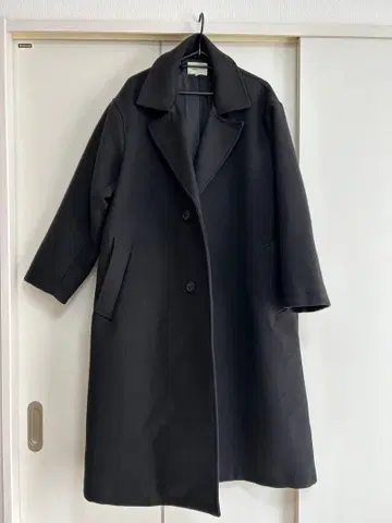 [ M ] 에마 로즈 체스터 코트 블랙