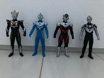 울트라맨 소프트 비닐 4체 세트