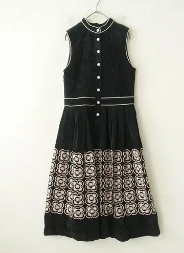 mina perhonen *blumen 퀼팅+EMB 민소매 원피스