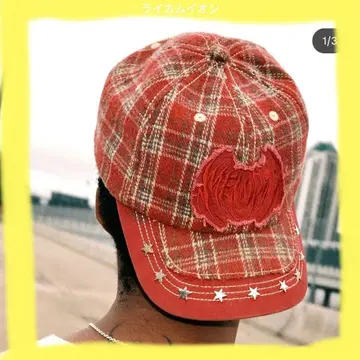 ec melodi Red Plaid Star Studded Hat