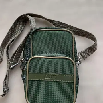 올리브 그린 숄더백