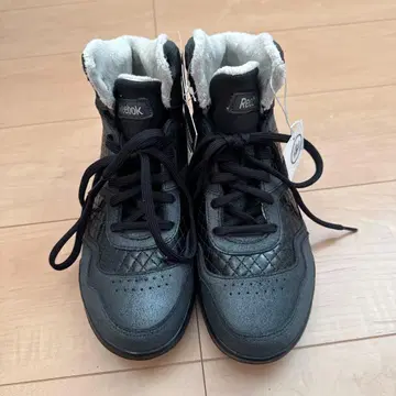 리복 블랙 하이컷 스니커즈