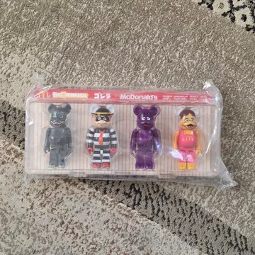 맥도날드 베어브릭 150% 4PCS SET