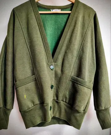 올리브 그린 버튼 가디건