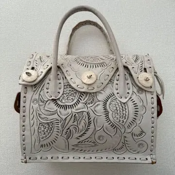 그레이스 콘티넨탈 카빙 백