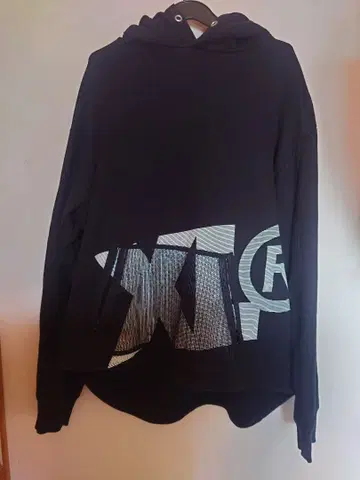 KANGE 그래픽 프린트 후드티 블랙