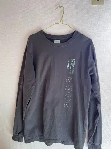 Laugh M 사이즈 그레이 긴팔 티셔츠