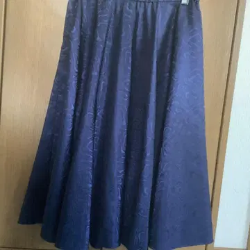 도쿄 소와르 플레어 스커트