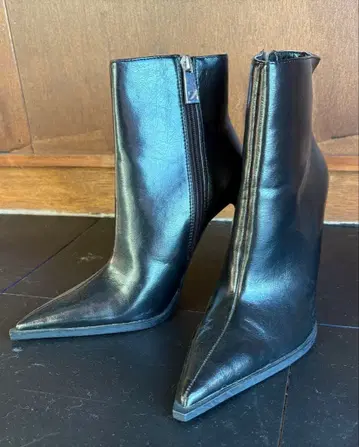 [ 새상품 ] ZARA 부츠 하이힐