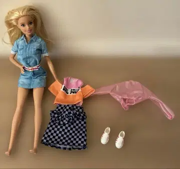 바비 드림하우스 어드벤처 인형 & 의류 세트