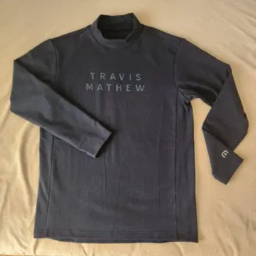 TRAVIS MATHEW 모크넥 셔츠 네이비