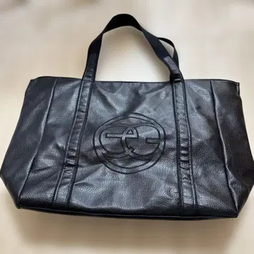 블랙 토트백 가죽풍