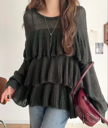 CLASSICAL ELF 프릴 니트 스웨터 블랙