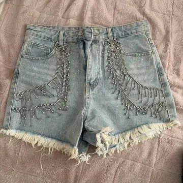 비즈 장식 데님 숏팬츠