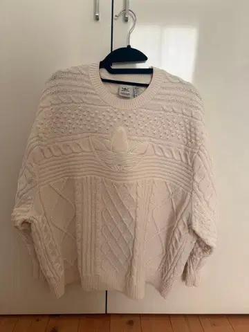 adidas 아이보리 케이블 니트 M 사이즈