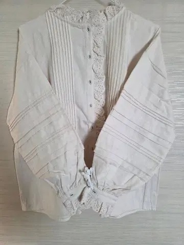 사만사 모스모스 스탠드 레이스 프릴 블라우스