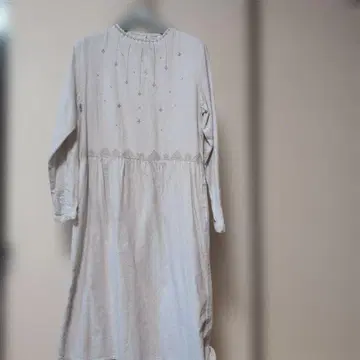 northobject 자수 그레이 긴팔 티셔츠 원피스