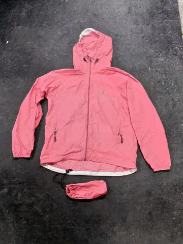 몽벨 mont-bell 핑크 마운틴 파카 수납 봉투 포함 M 사이즈 중고