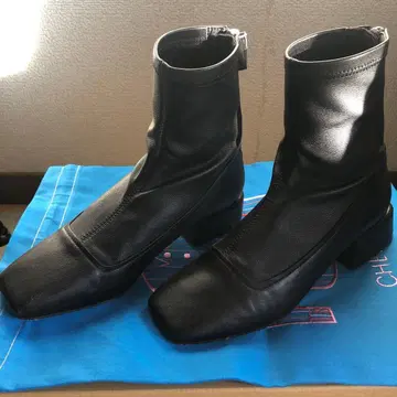 블랙 가죽 숏부츠