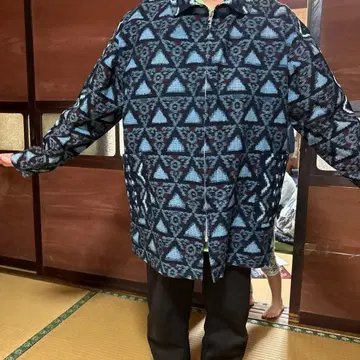 집업 긴팔 셔츠 블루 계열 기하학 패턴 무늬