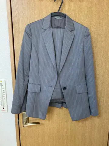 PERSON'S 그레이 스트라이프 수트 셋업