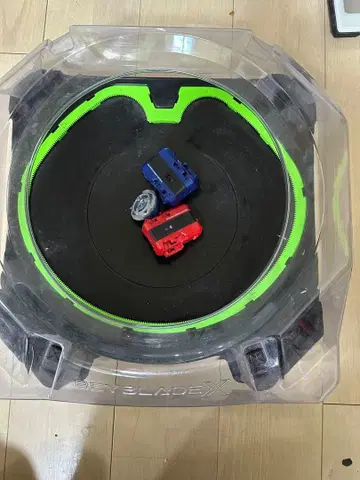 베이블레이드 X 배틀 링 (와인더 런처, 시계 부품 포함)