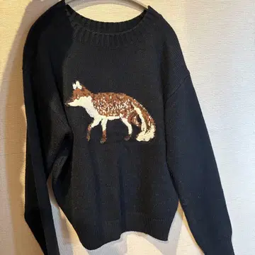 릴리 브라운 여우 자수 블랙 니트 스웨터 긴팔