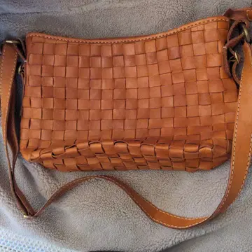 주케로필라토 꼬임 디자인 가죽 숄더백